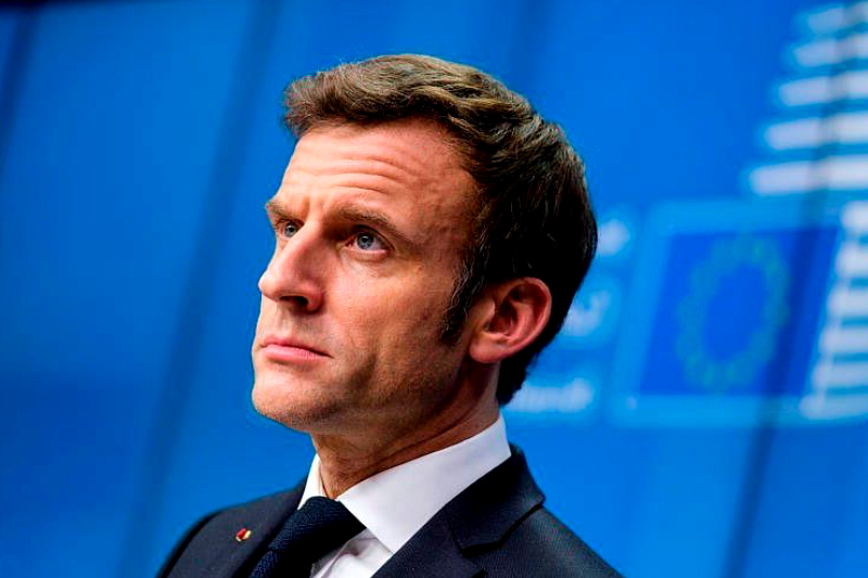 "Le clan de Valérie Pécresse s'attaque à "sa majesté Emmanuel Macron" en direct sur RMC.