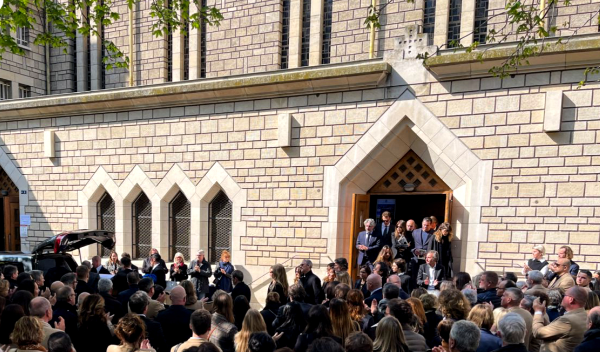Funérailles de Laurent Vimont : Denis Brogniart, Claude Dartois et Nikos Aliagas unis dans le deuil