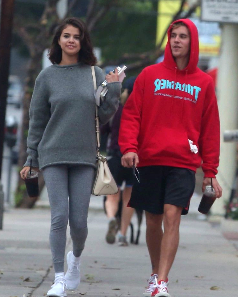 Grammy Awards 2022 : Selena Gomez, Justin et Hailey Bieber : les photos dont tout le monde parle !