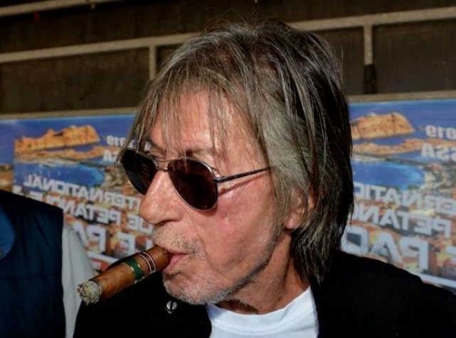 Jacques Dutronc : cette histoire de famille a poussé le chanteur à quitter la Corse !