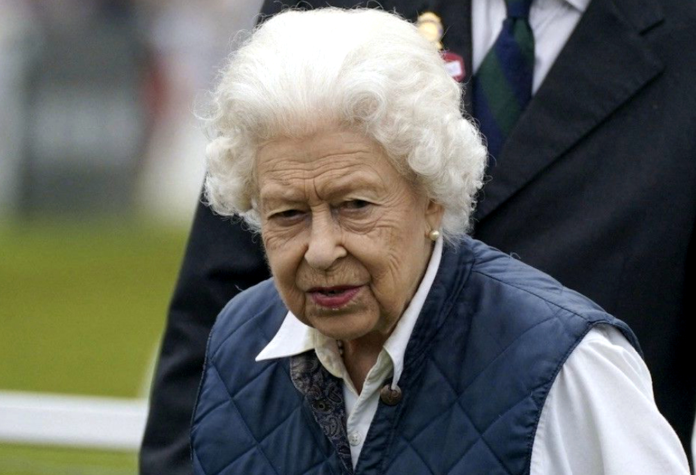 Pour son 96e anniversaire, une photo d'Elizabeth II entourée de poneys a été dévoilée