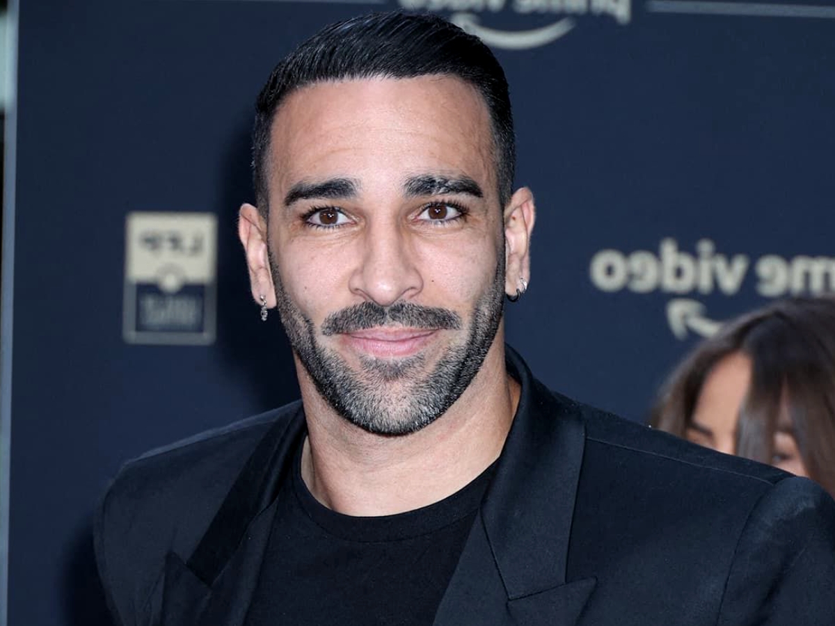 Adil Rami se lâche sur scène : cette blague sur son ex Pamela Anderson ne passe pas