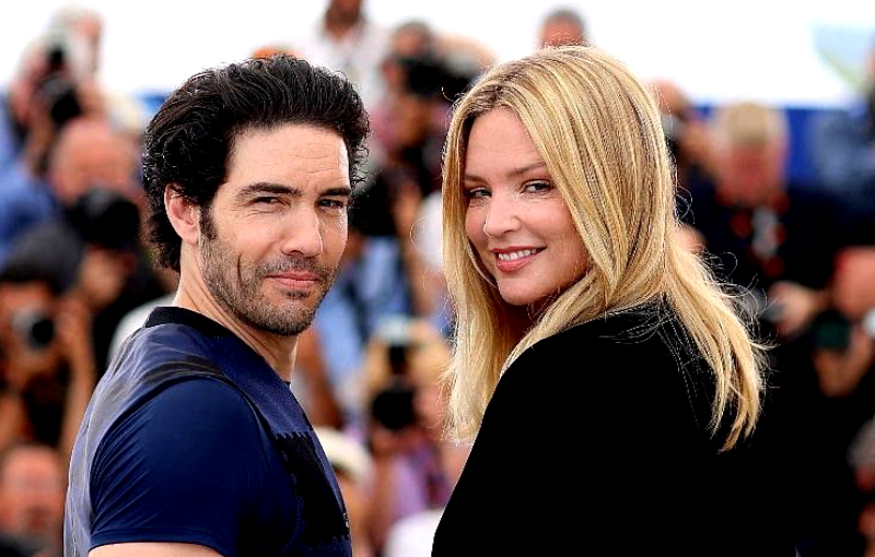 Virginie Efira et Tahar Rahim au Festival de Cannes - une robe noire fendue et décolletée.