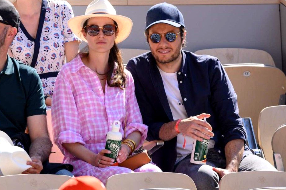 Vianney et sa petite amie dans les tribunes de Roland-Garros : découvrez les photos du couple complice !